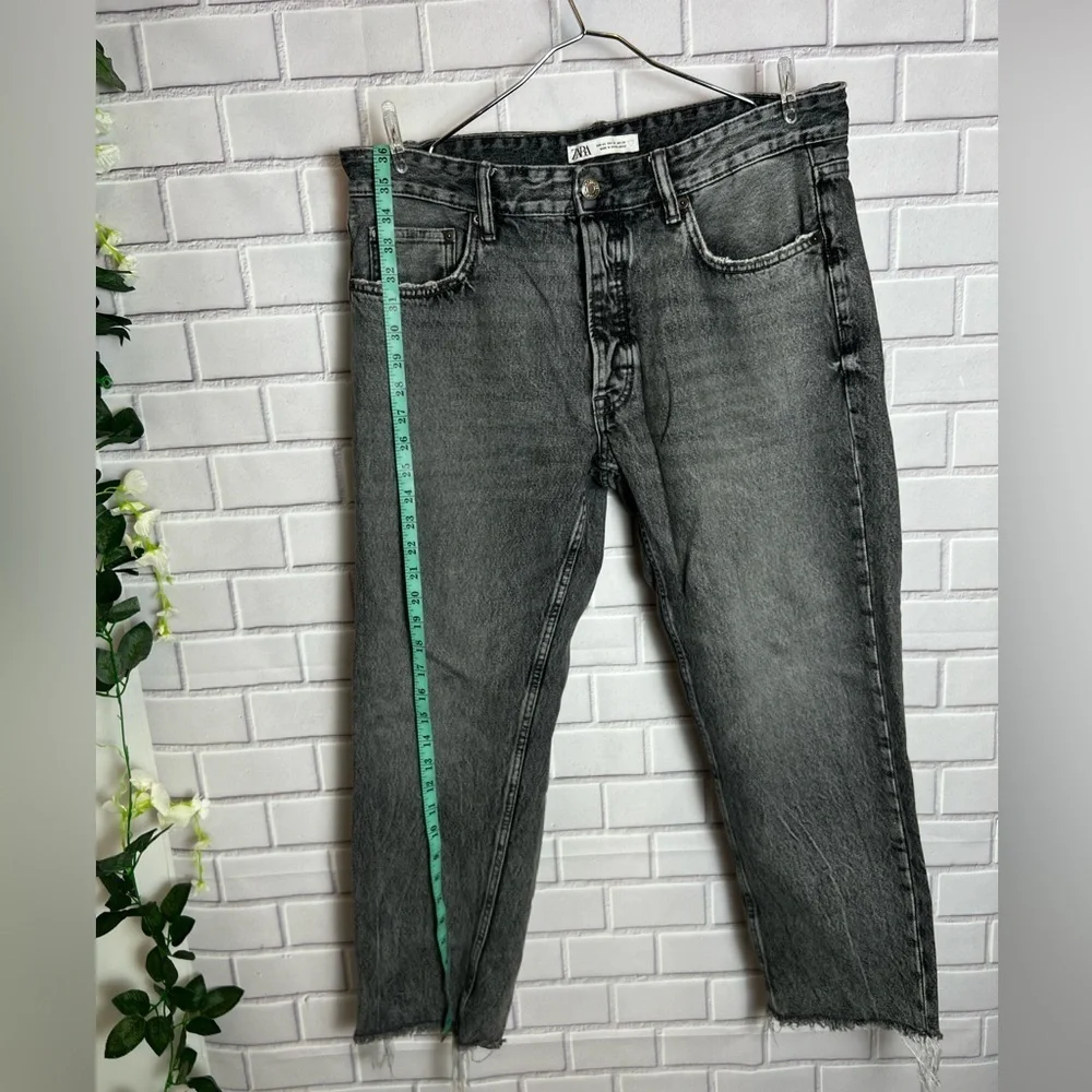Zara denimwear Men’s gray wash Jeans/size 34